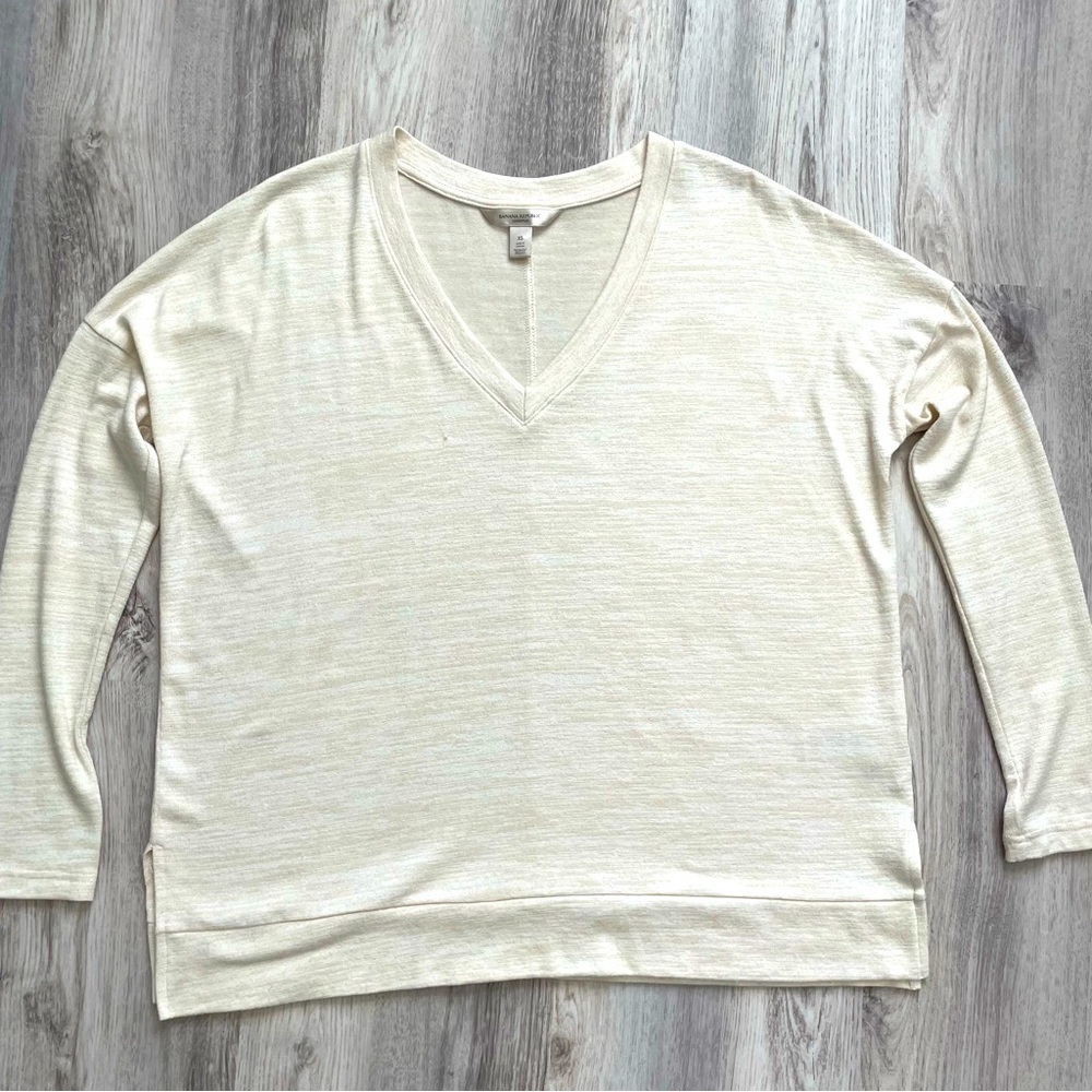 Banana Republic Long Sleeve V Neck Beige Sweater Top Size XS